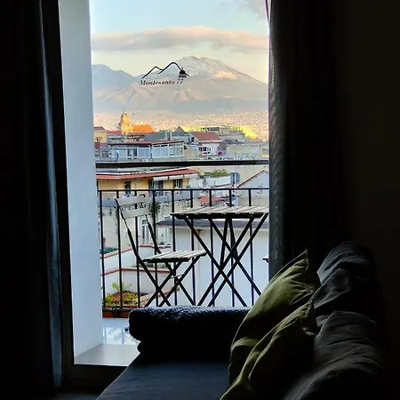 Daire Montesanto 77 Casa Panoramica Al Centro Storico Napoli